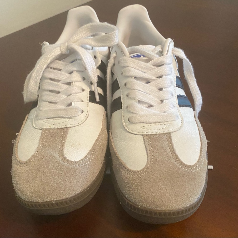 Adidas sneakers. Great condition. Size 7. Lightly worn